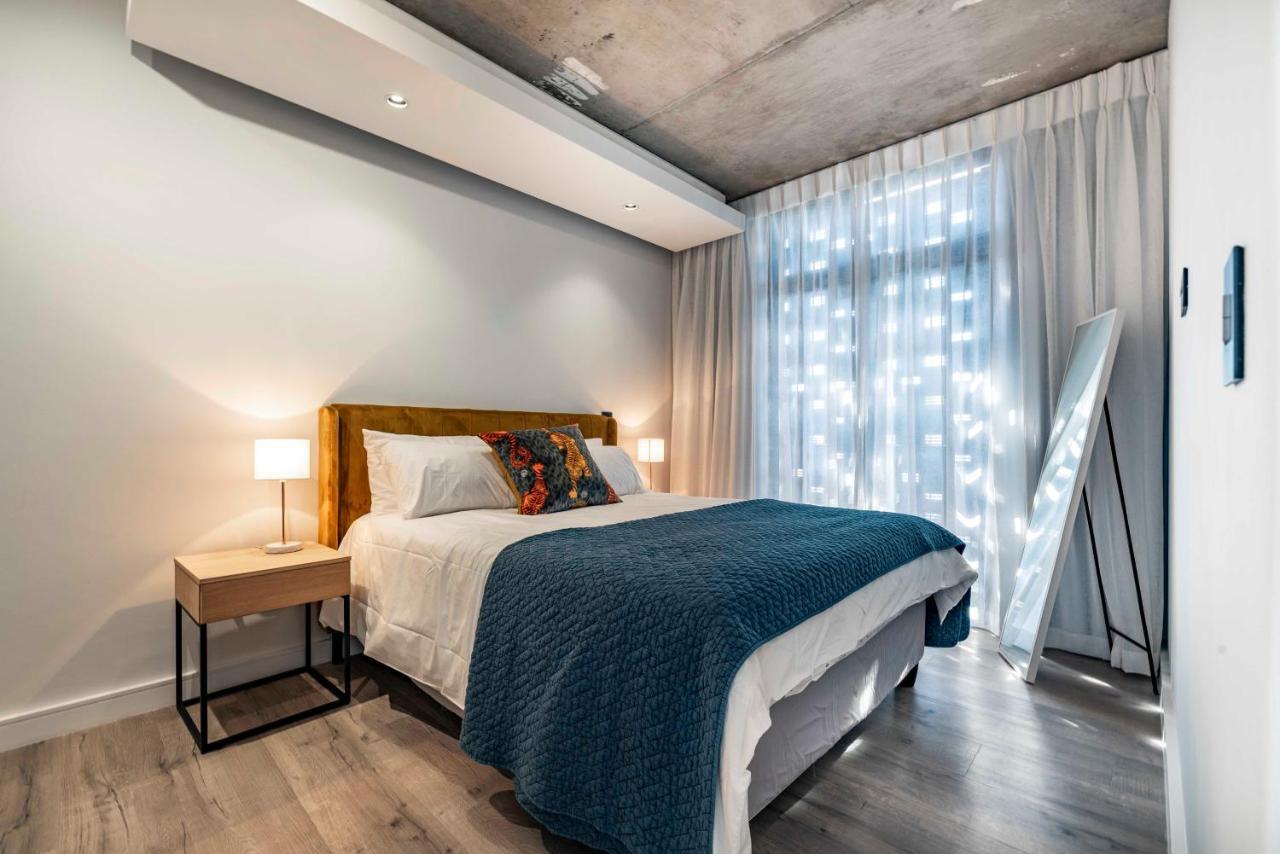 402 The Signature, De Waterkant *